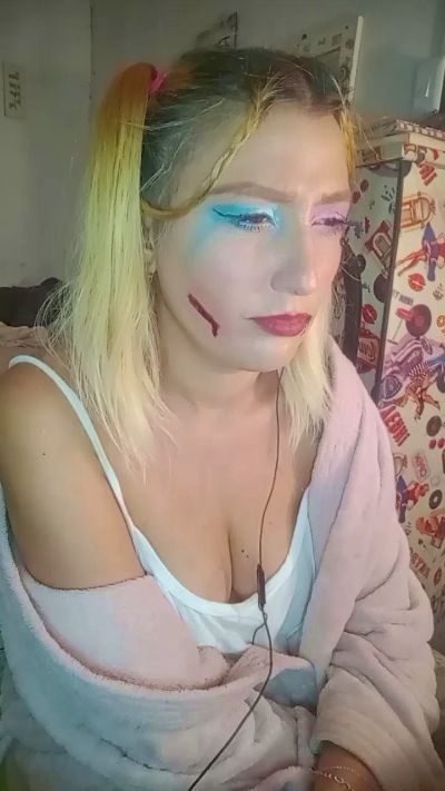 Mazie07 live cam on Cam4