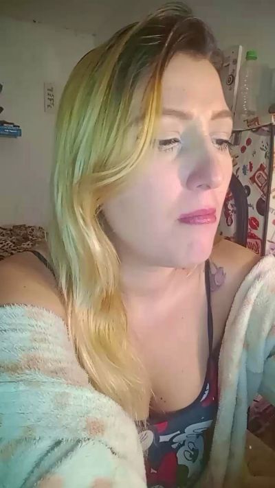 Mazie07 live cam on Cam4