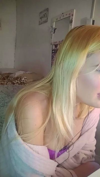Mazie07 live cam on Cam4