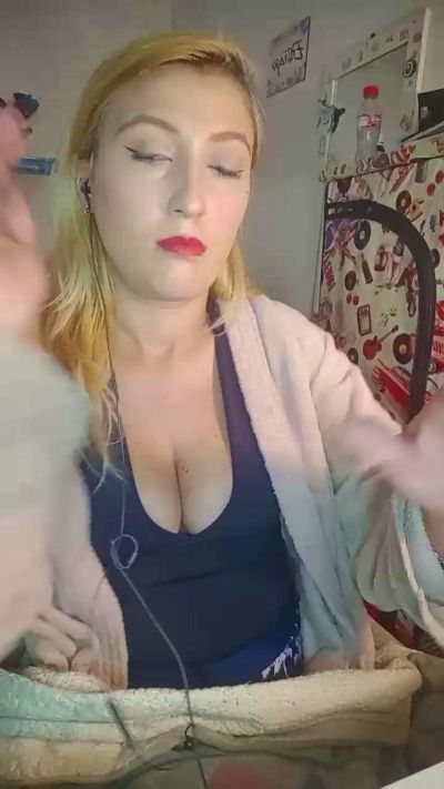 Mazie07 live cam on Cam4