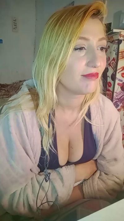 Mazie07 live cam on Cam4