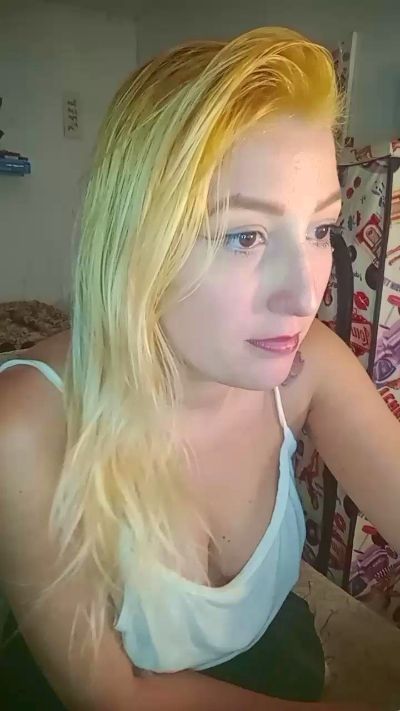 Mazie07 live cam on Cam4