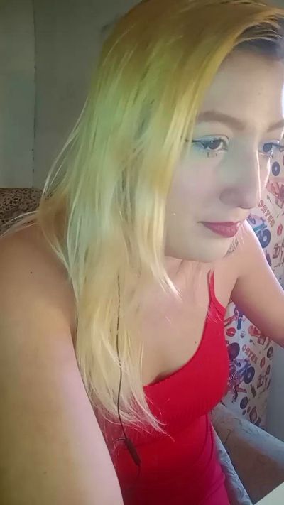 Mazie07 live cam on Cam4