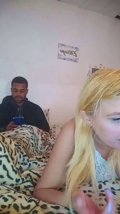 Mazie07 live cam on Cam4