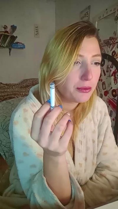 Mazie07 live cam on Cam4
