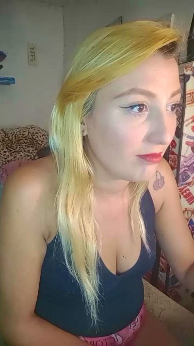 Mazie07 live cam on Cam4