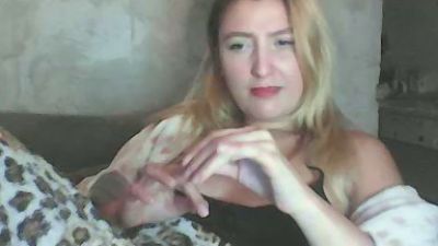 Mazie07 live cam on Cam4