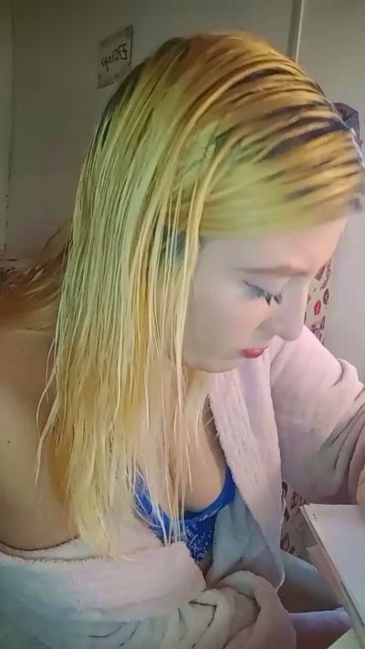 Mazie07 live cam on Cam4