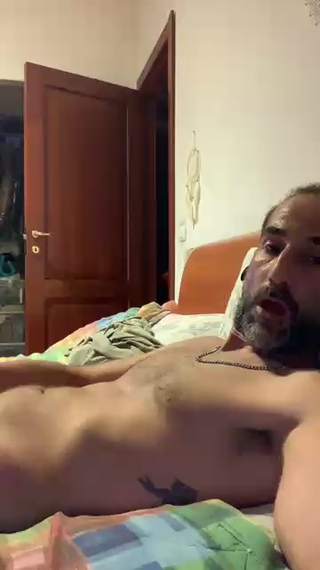 McEnrick1983 live cam on Cam4