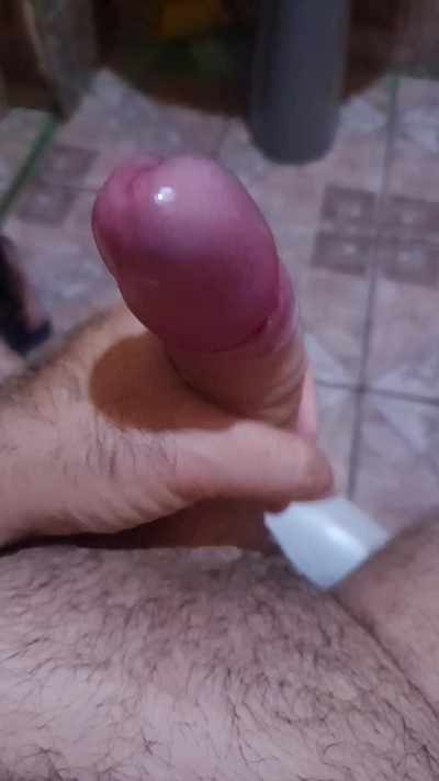 le modèle McFlyCasal est en webcam porno dans un show sur le site cam4, il possède les tags suivants: 