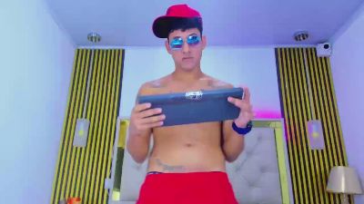 McKinley_Snake live cam on Cam4