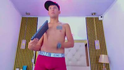 McKinley_Snake live cam on Cam4