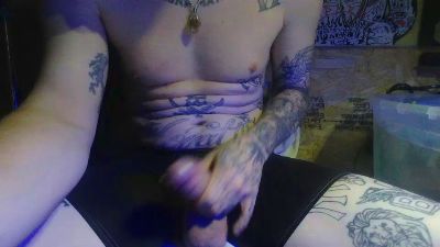 MeBiggins69 live cam on Cam4