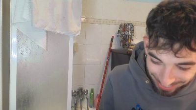 Meastroboris95 live cam on Cam4