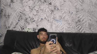 Meastroboris95 live cam on Cam4