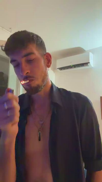 Meastroboris95 live cam on Cam4