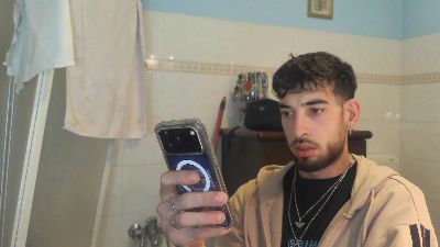 Meastroboris95 live cam on Cam4