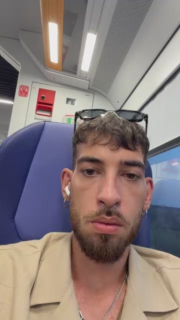 Meastroboris95 live cam on Cam4
