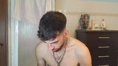 Meastroboris95 live cam on Cam4