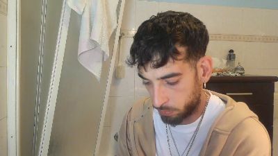 Meastroboris95 live cam on Cam4