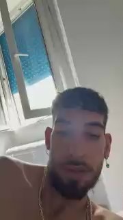 Meastroboris95 live cam on Cam4
