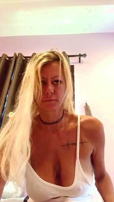 Medusa1982 live cam on Cam4