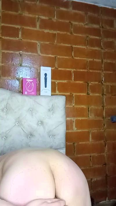 Megan222_ live cam on Cam4
