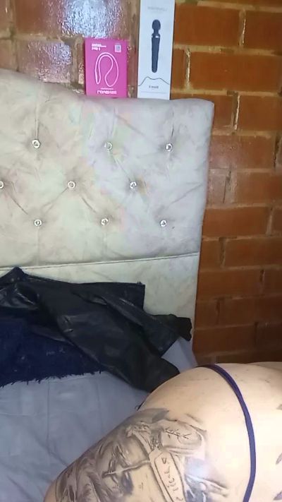 Megan222_ live cam on Cam4