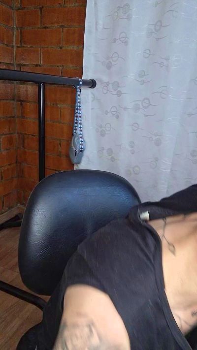 Megan222_ live cam on Cam4