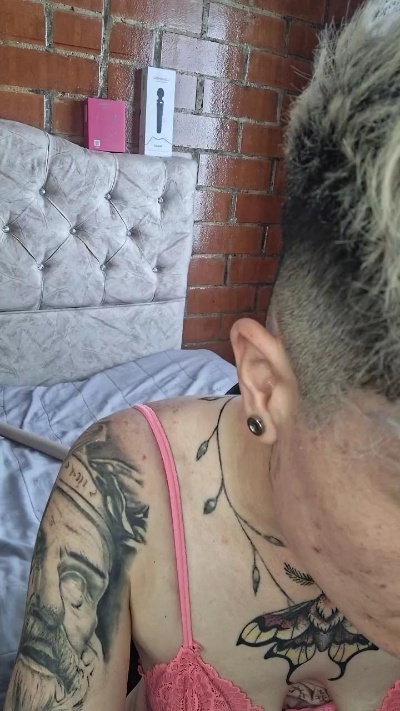 Megan222_ live cam on Cam4