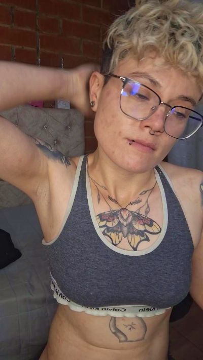 Megan222_ live cam on Cam4