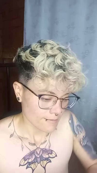 Megan222_ live cam on Cam4