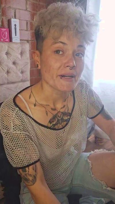 Megan222_ live cam on Cam4