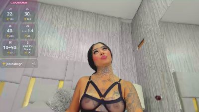 MeganHostile live cam on Cam4