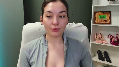 MeganPleasure live cam on Cam4