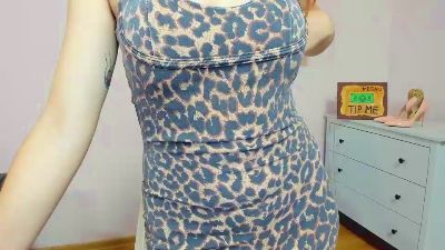 MeganPleasure live cam on Cam4