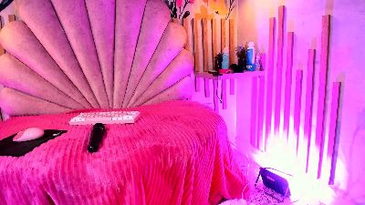 MeganQueen_ live cam on Cam4