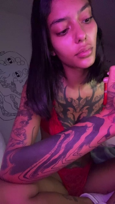 https://snapshots.xcdnpro.com/thumbnails/Megankalifox?s=/wE7BhwCD4Ozm/2s6FvUVyyGWvSI96rUCD+r/Kiup3k= Live Cam4 Model