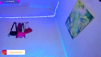 Meganthedoll live cam on Cam4