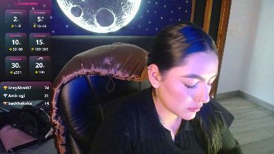 Megara_25 live cam on Cam4