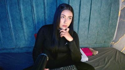 Megara_25 live cam on Cam4