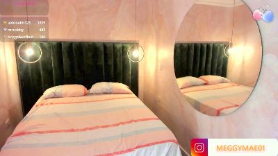 Meggy_Mae live cam on Cam4