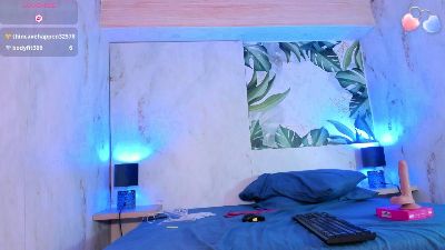Meggy_Mae live cam on Cam4