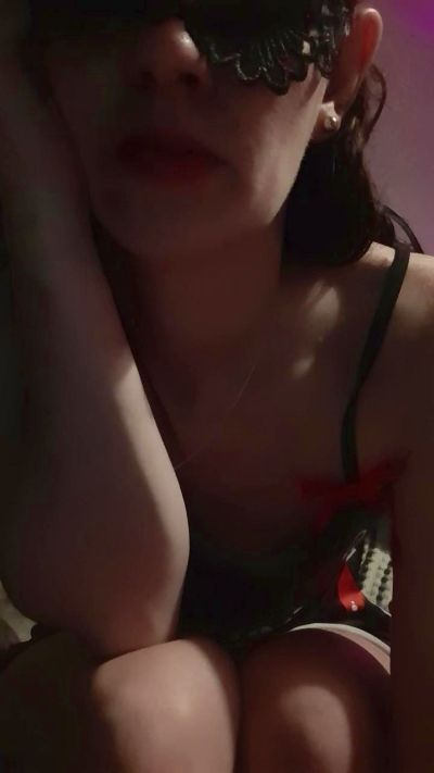 Meid30 live cam on Cam4