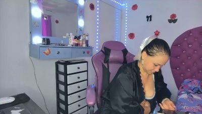 Meily_clark live cam on Cam4