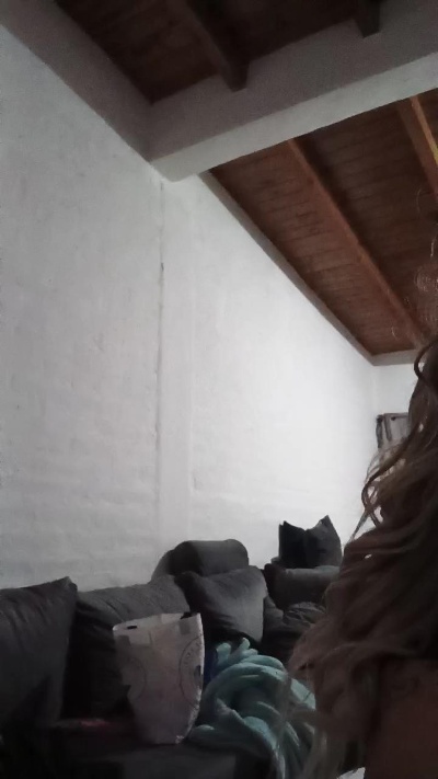 Melani live cam on Cam4