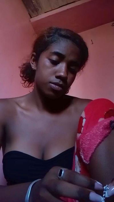 Melanie33 live cam on Cam4