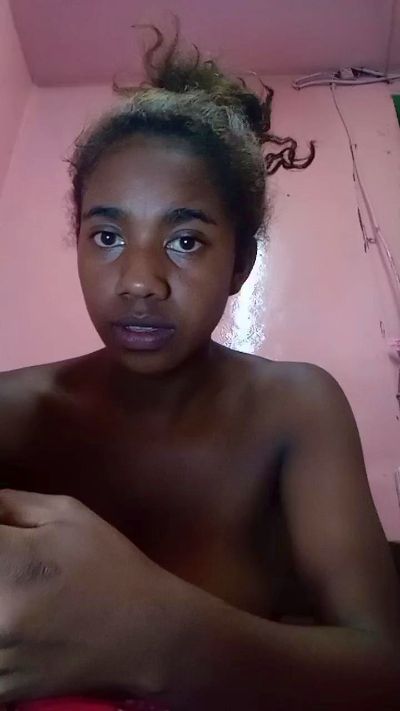 Melanie33 live cam on Cam4