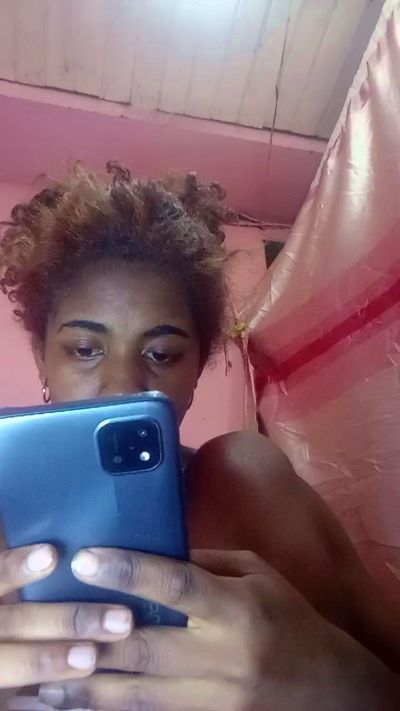 Melanie33 live cam on Cam4