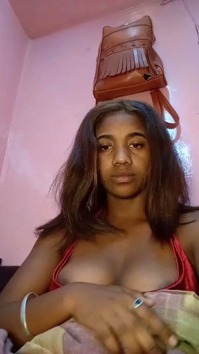Melanie33 live cam on Cam4